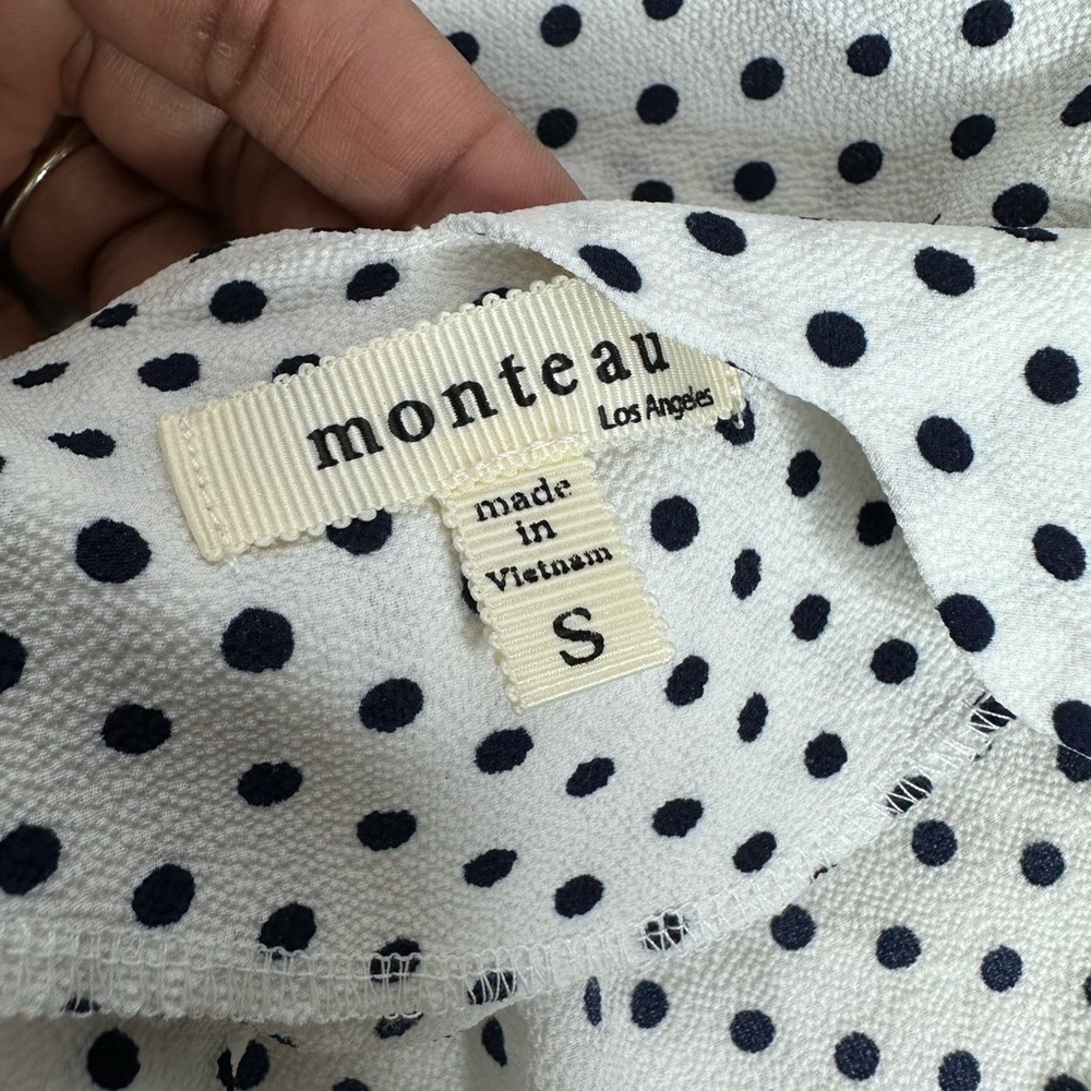 Monteau Cold Shoulder Top - Picture 4 of 4